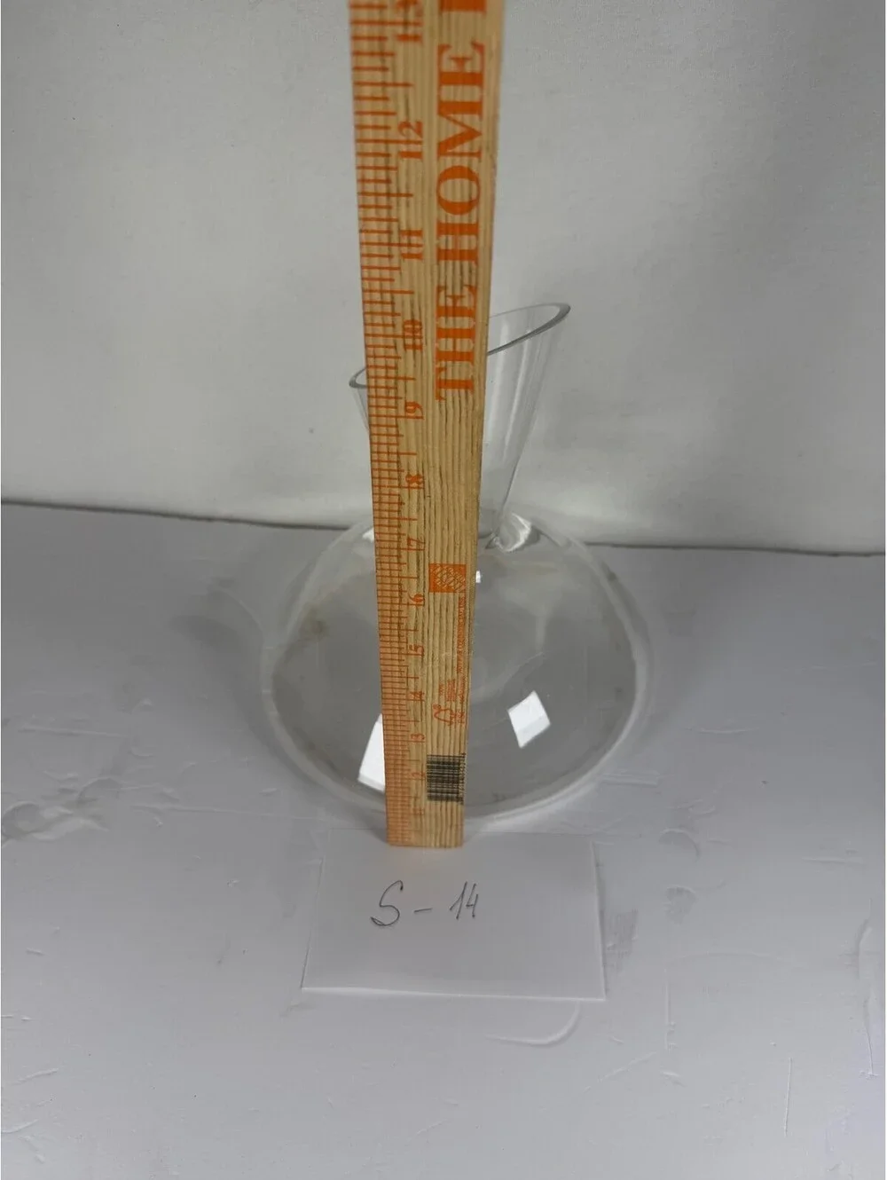 Clear Glass Wine Decanter Wide Base Aerator S-14